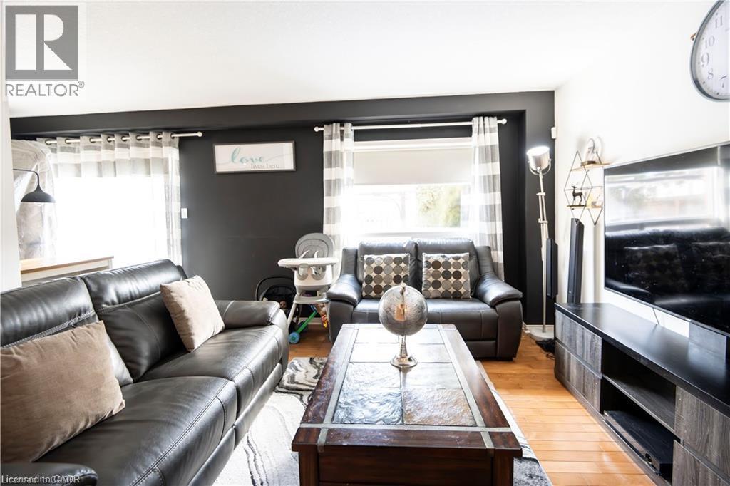 147 DUBRICK Crescent, Kitchener, Ontario, N2E4G3 — Photo 6