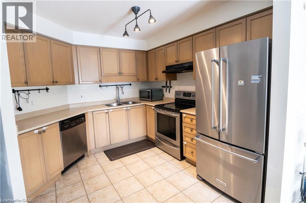 147 DUBRICK Crescent, Kitchener, Ontario, N2E4G3 — Photo 9