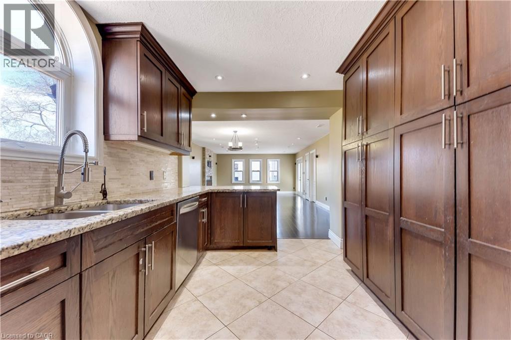 561 QUEEN Street S Unit# upper, Kitchener, Ontario, N2G1W9 — Photo 11