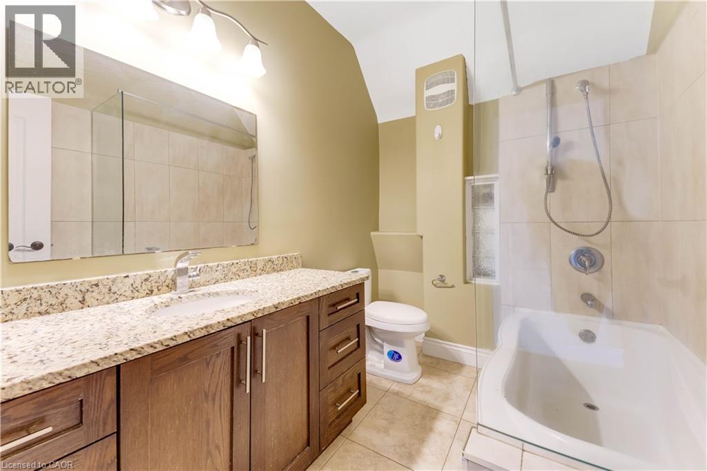 561 QUEEN Street S Unit# upper, Kitchener, Ontario, N2G1W9 — Photo 13