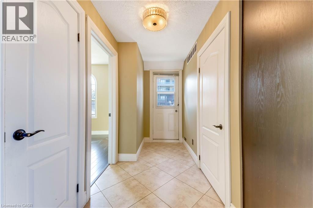561 QUEEN Street S Unit# upper, Kitchener, Ontario, N2G1W9 — Photo 22