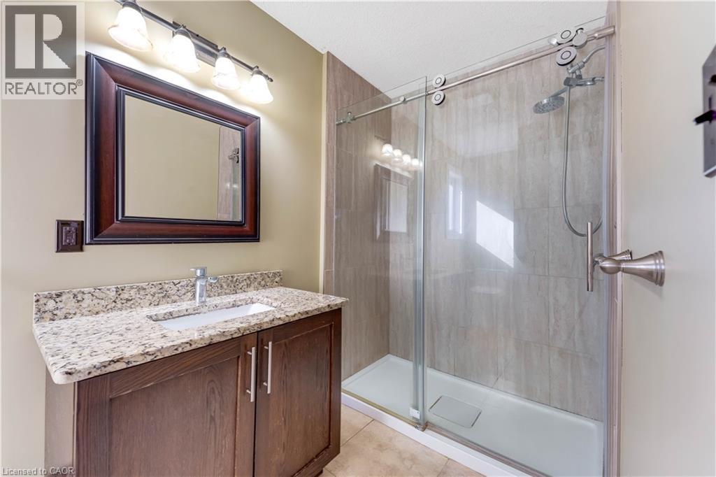 561 QUEEN Street S Unit# upper, Kitchener, Ontario, N2G1W9 — Photo 5
