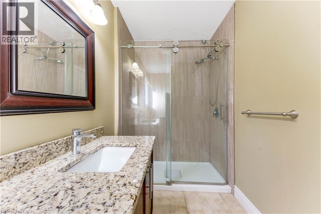 561 QUEEN Street S Unit# upper, Kitchener, Ontario, N2G1W9 — Photo 7