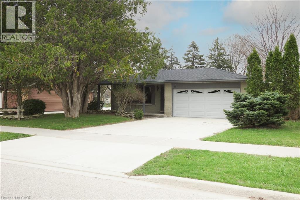 15 MOCKINGBIRD Drive, Elmira, Ontario, N3B1S9 — Photo 2
