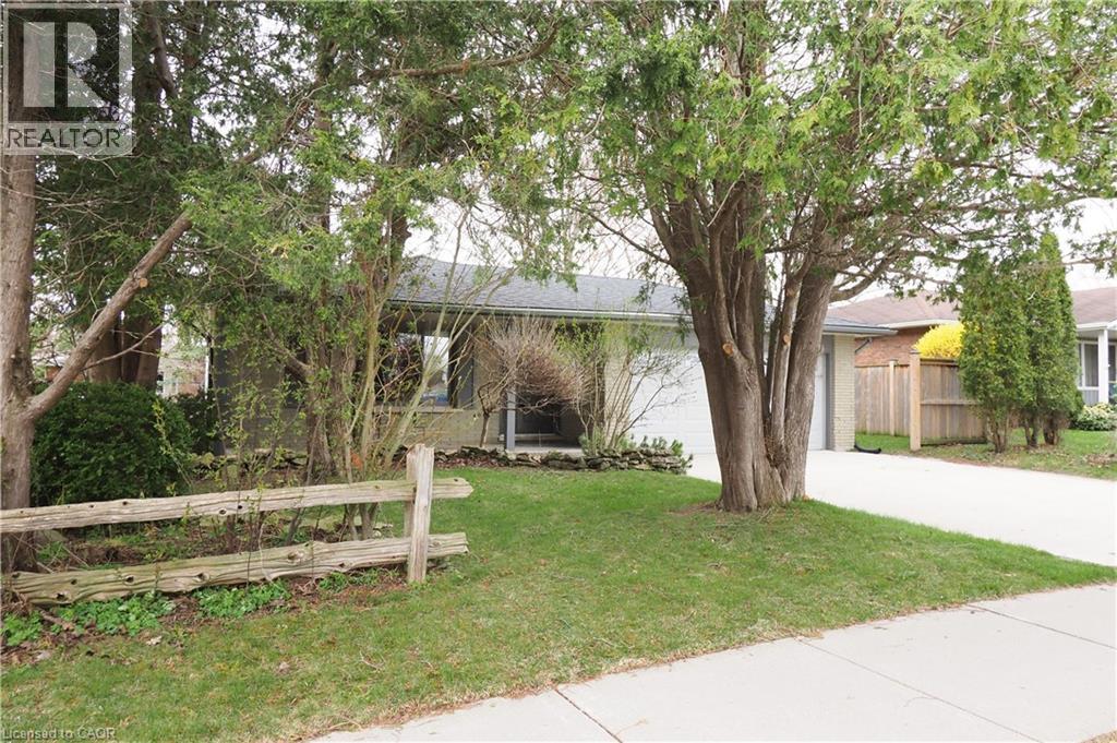 15 MOCKINGBIRD Drive, Elmira, Ontario, N3B1S9 — Photo 4