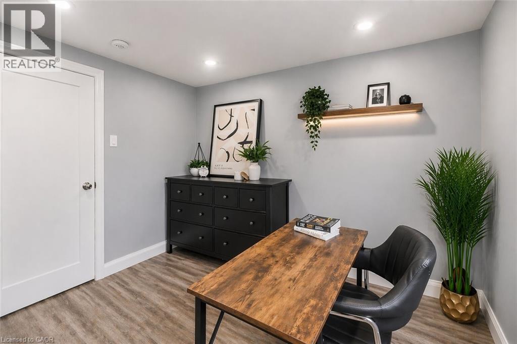 86 CARLYLE Drive, Kitchener, Ontario, N2P1P5 — Photo 16