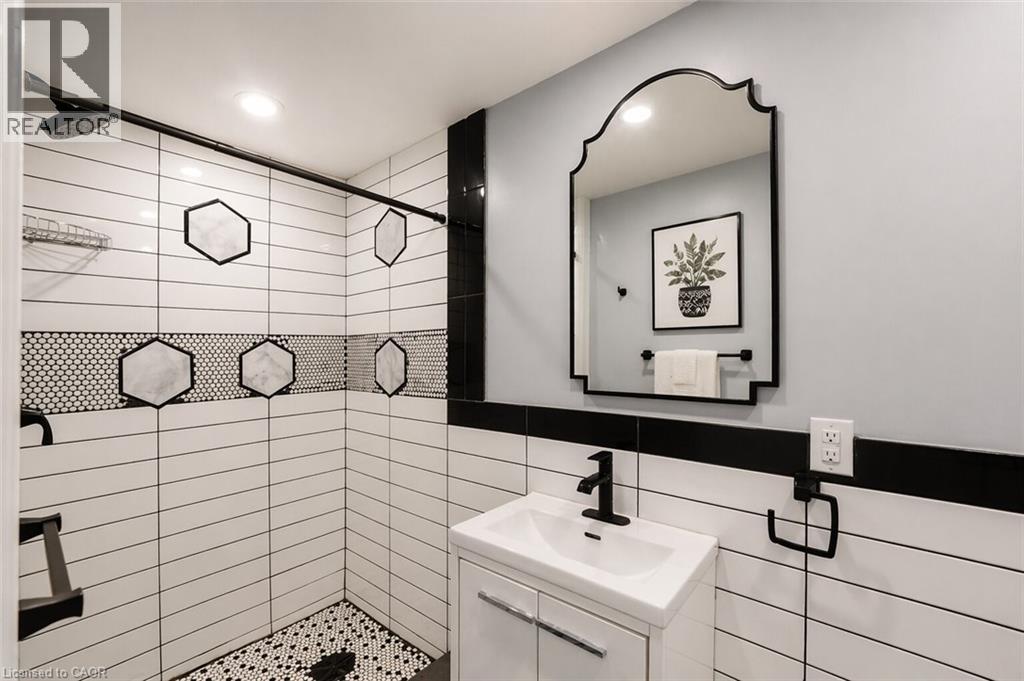 86 CARLYLE Drive, Kitchener, Ontario, N2P1P5 — Photo 24