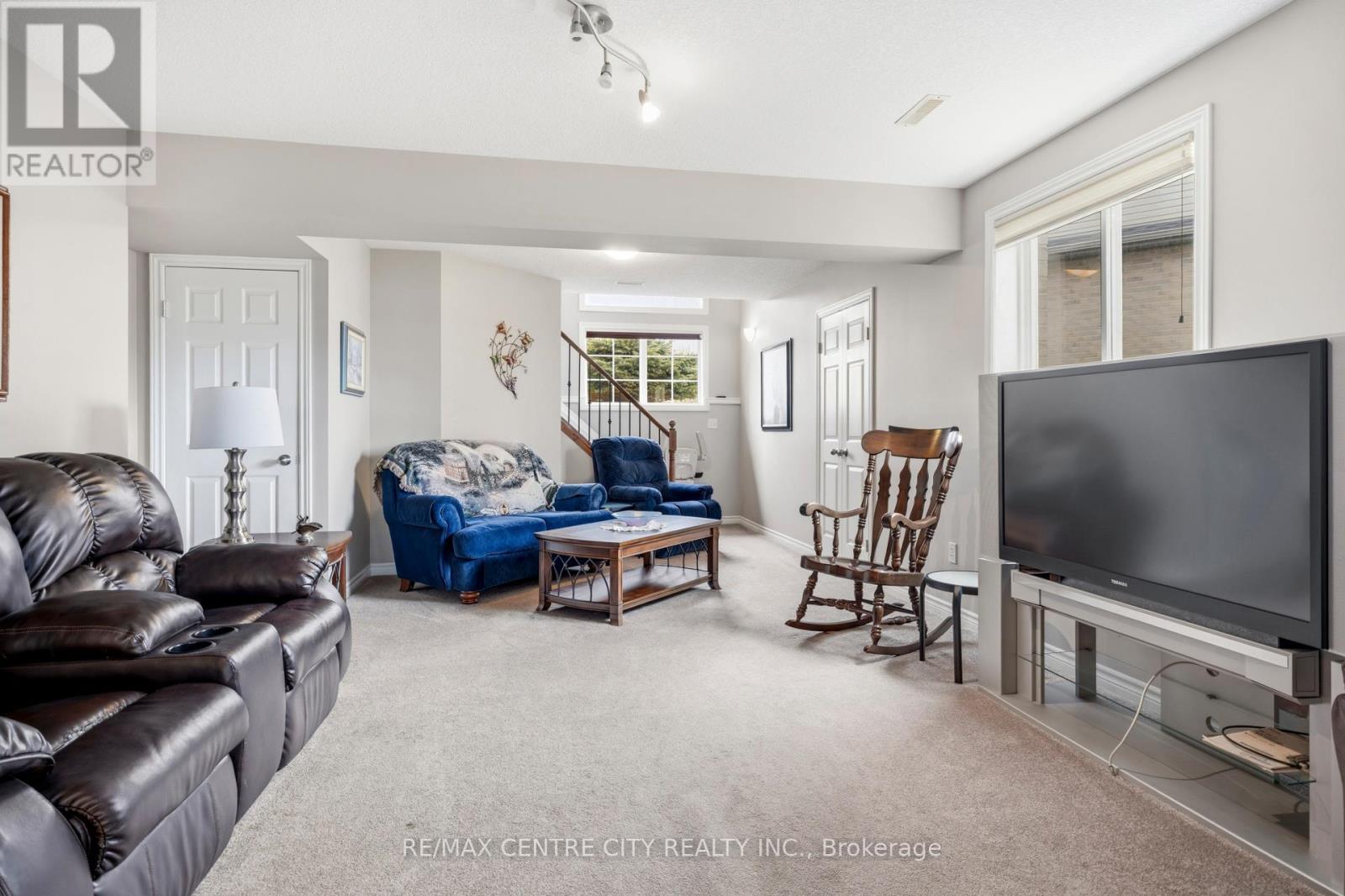 20 CHAMBERLAIN COURT, St. Thomas, Ontario, N5R0A4 — Photo 17