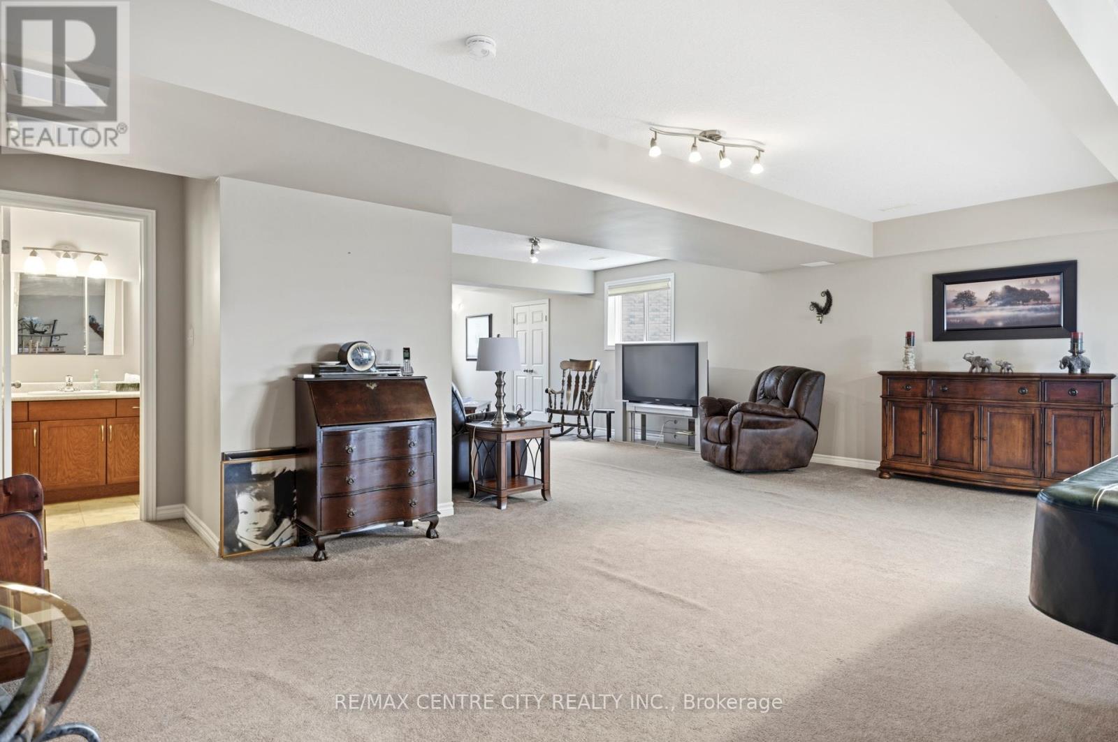 20 CHAMBERLAIN COURT, St. Thomas, Ontario, N5R0A4 — Photo 21