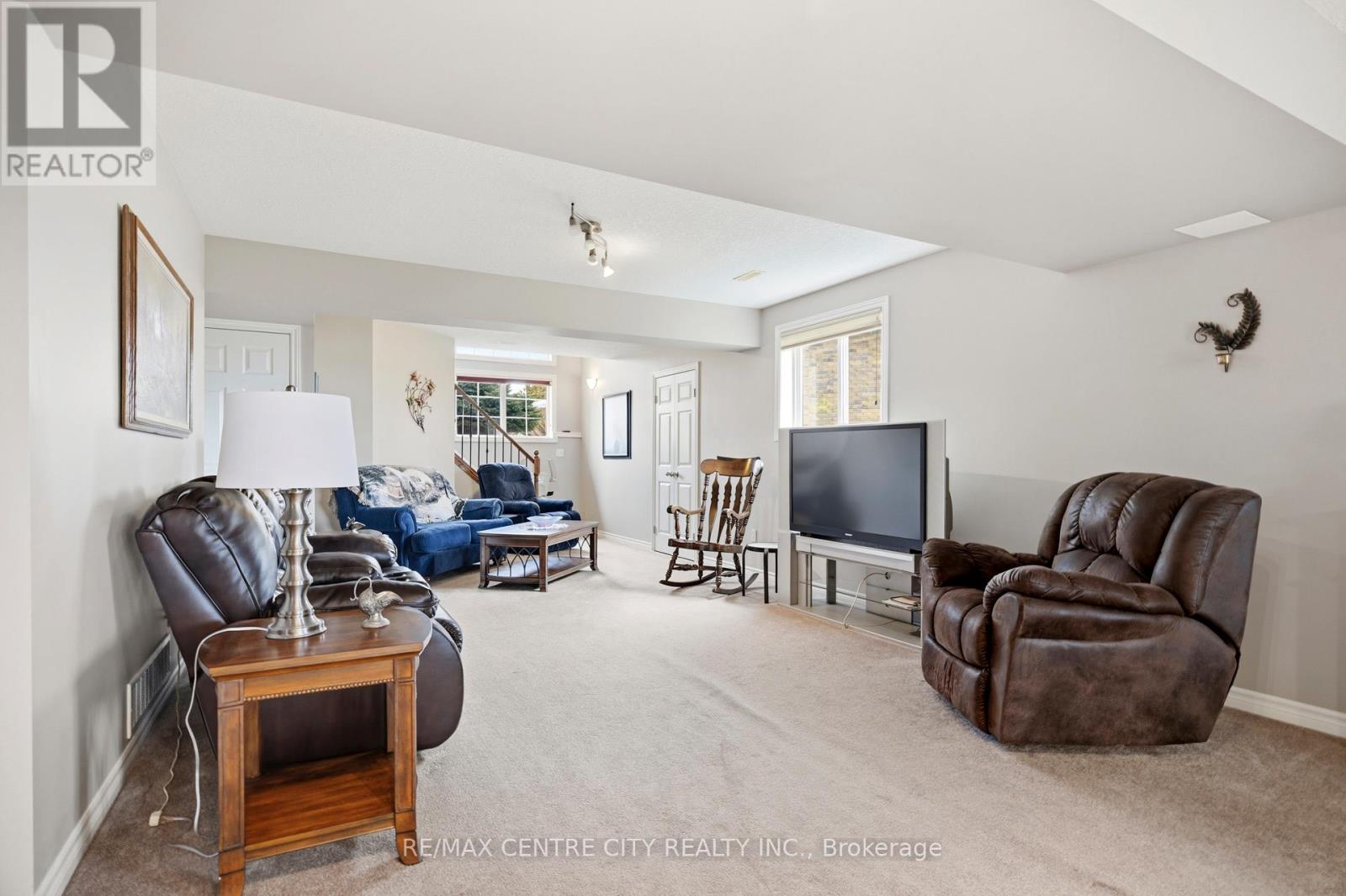 20 CHAMBERLAIN COURT, St. Thomas, Ontario, N5R0A4 — Photo 7