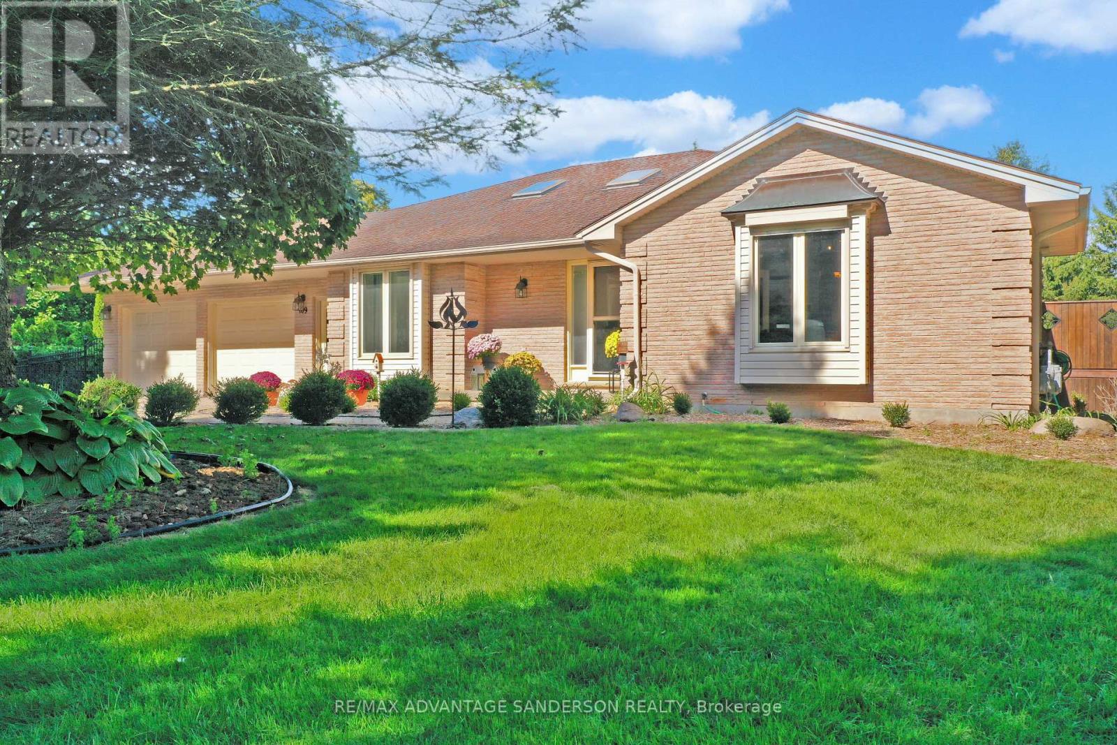 109 SALISBURY DRIVE, Middlesex Centre (Birr), Ontario, N0M1P0 — Photo 2