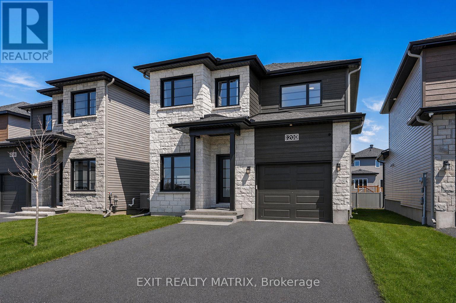 1200 MONTBLANC CRESCENT, Russell, Ontario, K0A1W0 — Photo 2