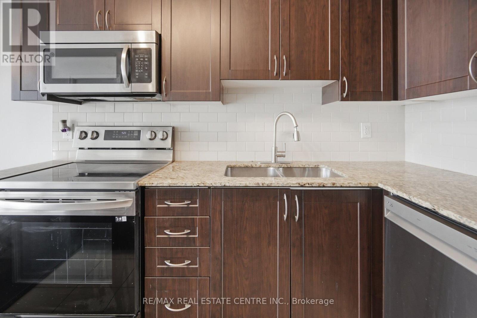 405 - 1940 IRONSTONE DRIVE, Burlington (Uptown), Ontario, L7L0E4 — Photo 11