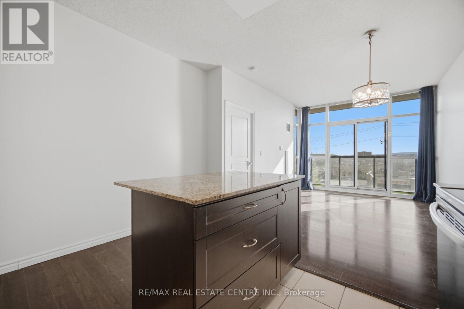 405 - 1940 IRONSTONE DRIVE, Burlington (Uptown), Ontario, L7L0E4 — Photo 12