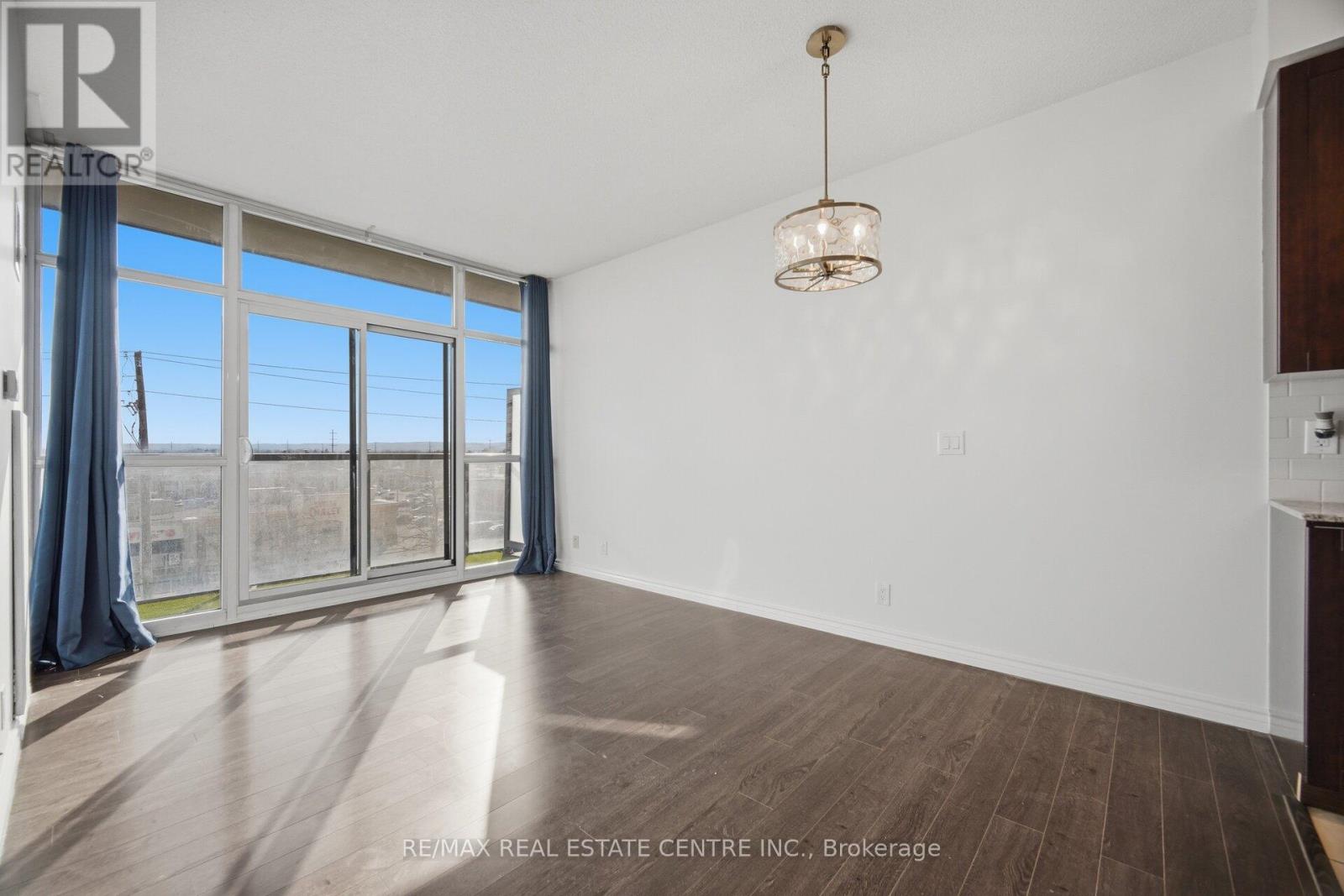 405 - 1940 IRONSTONE DRIVE, Burlington (Uptown), Ontario, L7L0E4 — Photo 13