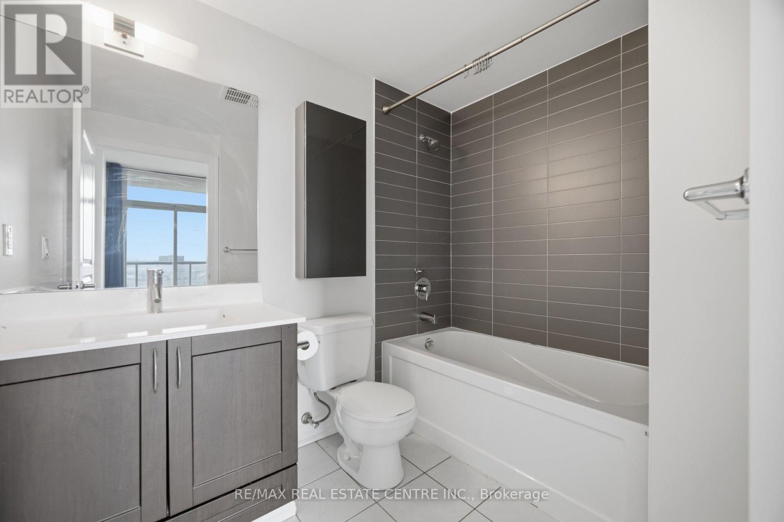 405 - 1940 IRONSTONE DRIVE, Burlington (Uptown), Ontario, L7L0E4 — Photo 22