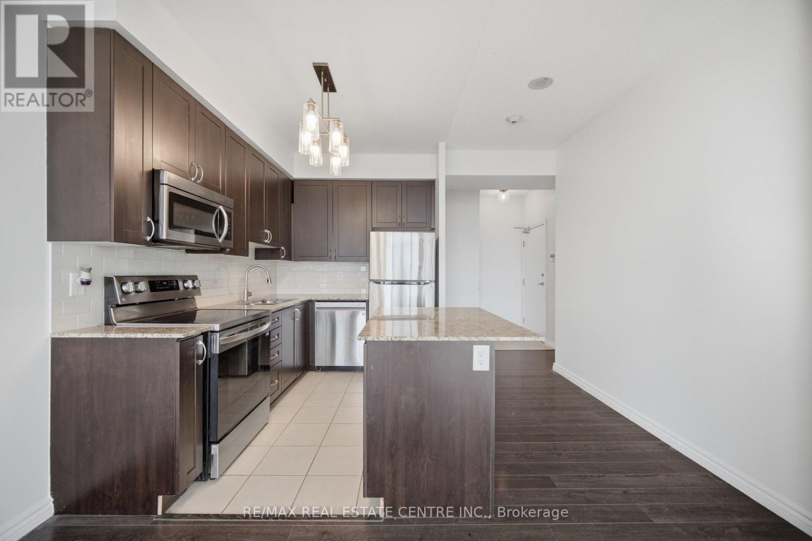 405 - 1940 IRONSTONE DRIVE, Burlington (Uptown), Ontario, L7L0E4 — Photo 9