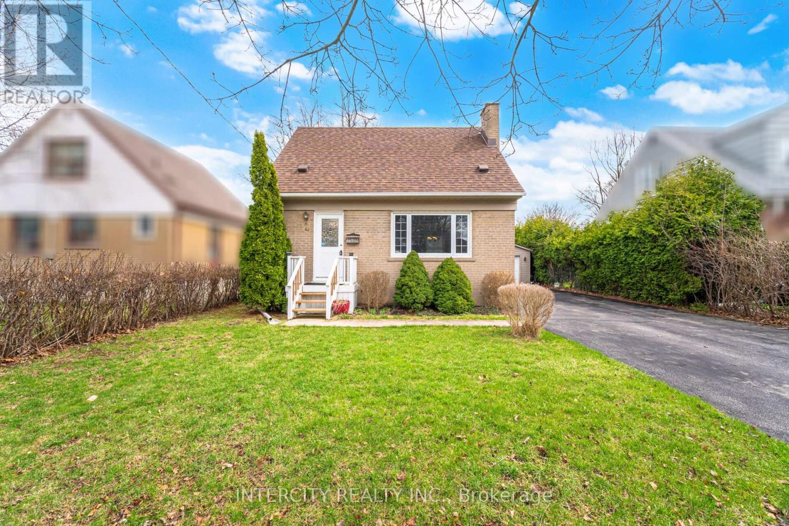 49 MCCAUL STREET, Brampton (Brampton North), Ontario, L6V1J1 — Photo 2