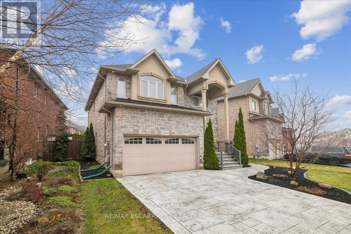 204 VINTON ROAD, Hamilton (Meadowlands), Ontario, L9K0G8 — Photo 2