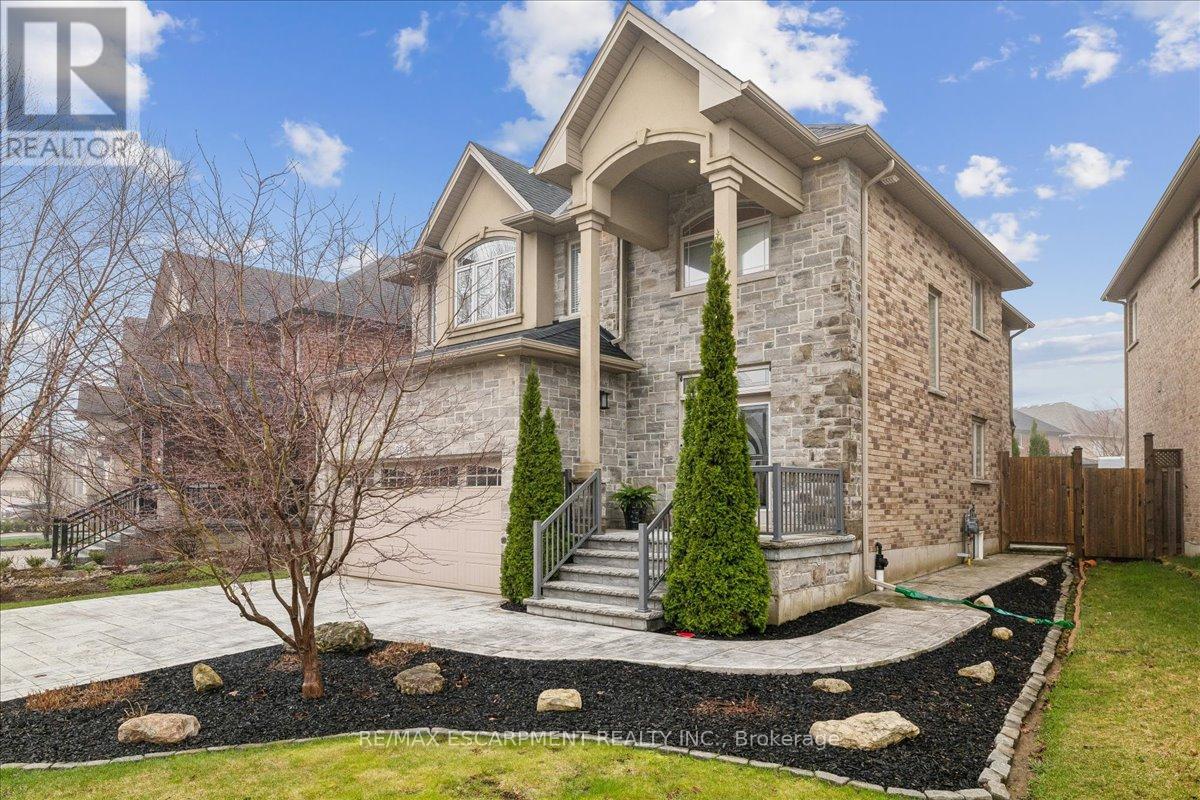 204 VINTON ROAD, Hamilton (Meadowlands), Ontario, L9K0G8 — Photo 3