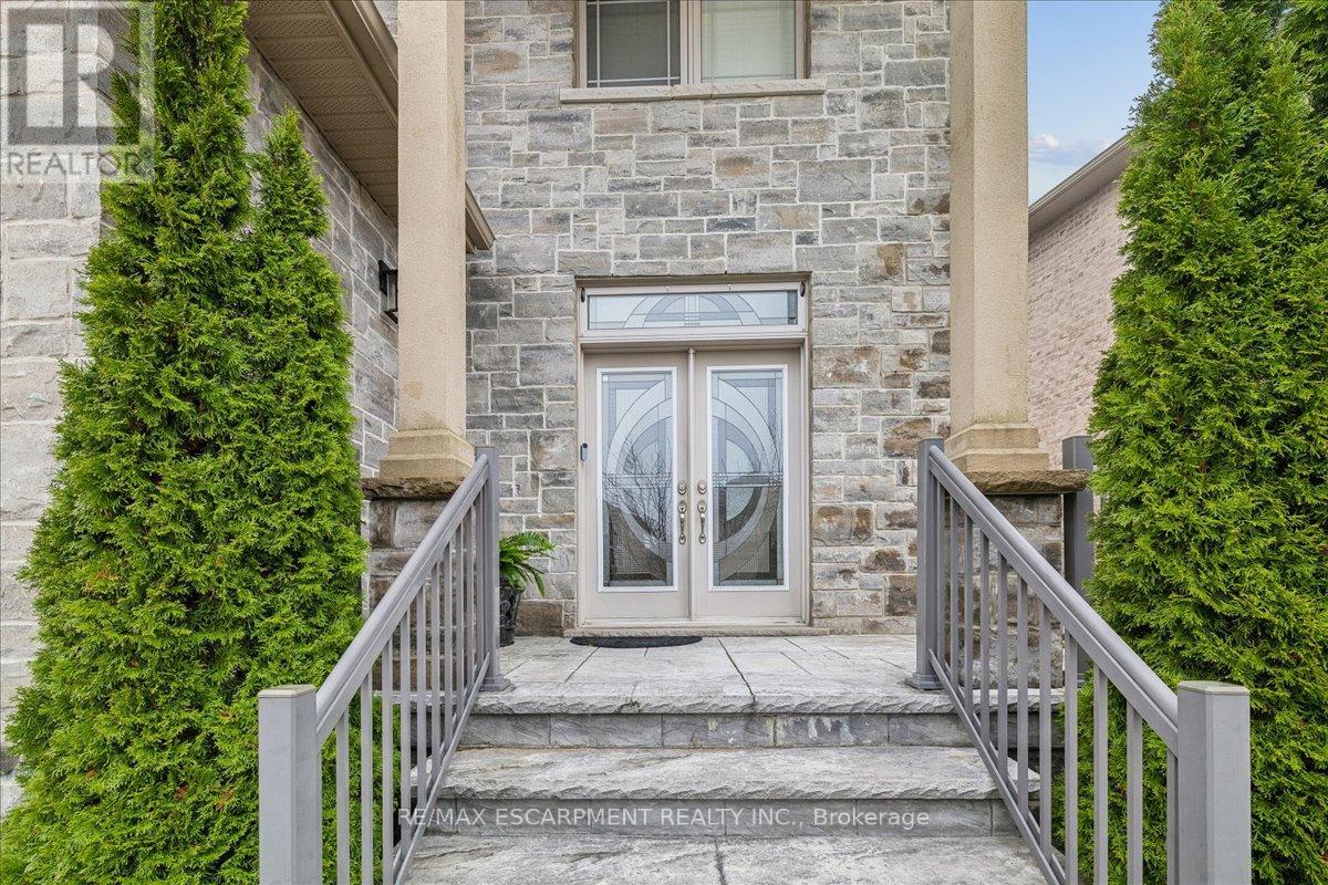 204 VINTON ROAD, Hamilton (Meadowlands), Ontario, L9K0G8 — Photo 4