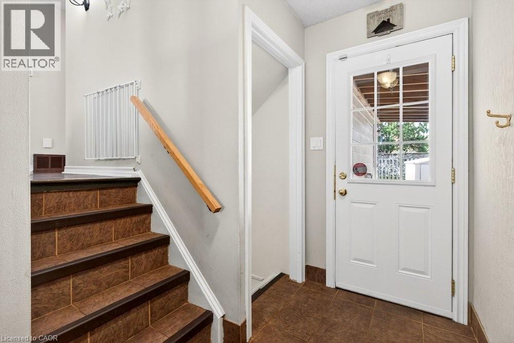 368 CARSON Drive, Hamilton, Ontario, L8T4V1 — Photo 5