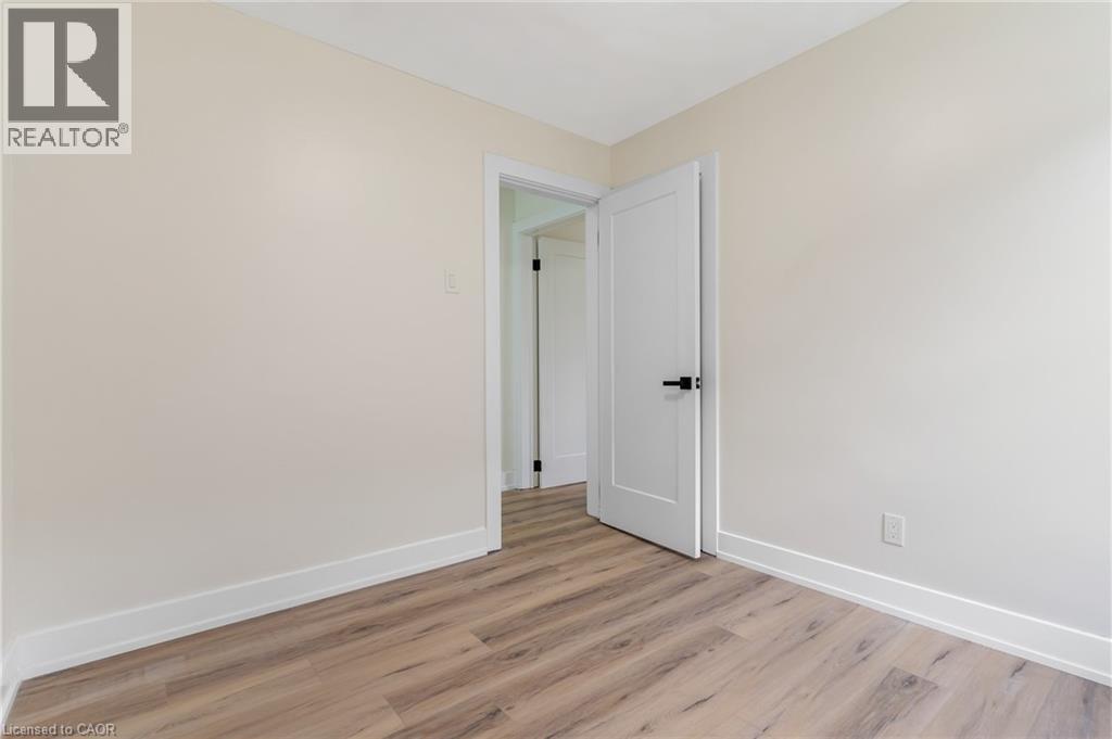 844 STIRLING Avenue S, Kitchener, Ontario, N2M3K3 — Photo 17