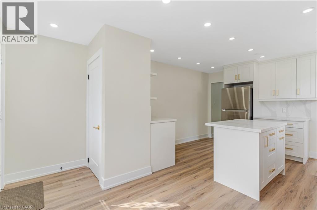 844 STIRLING Avenue S, Kitchener, Ontario, N2M3K3 — Photo 4