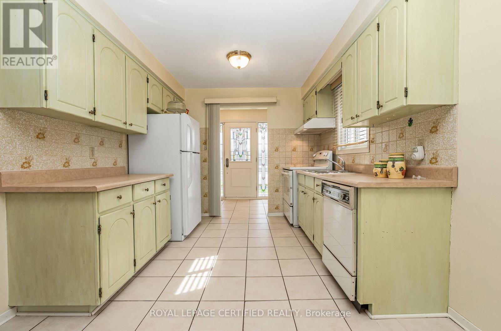 64 MALCOLM CRESCENT, Brampton (Central Park), Ontario, L6S3C8 — Photo 10