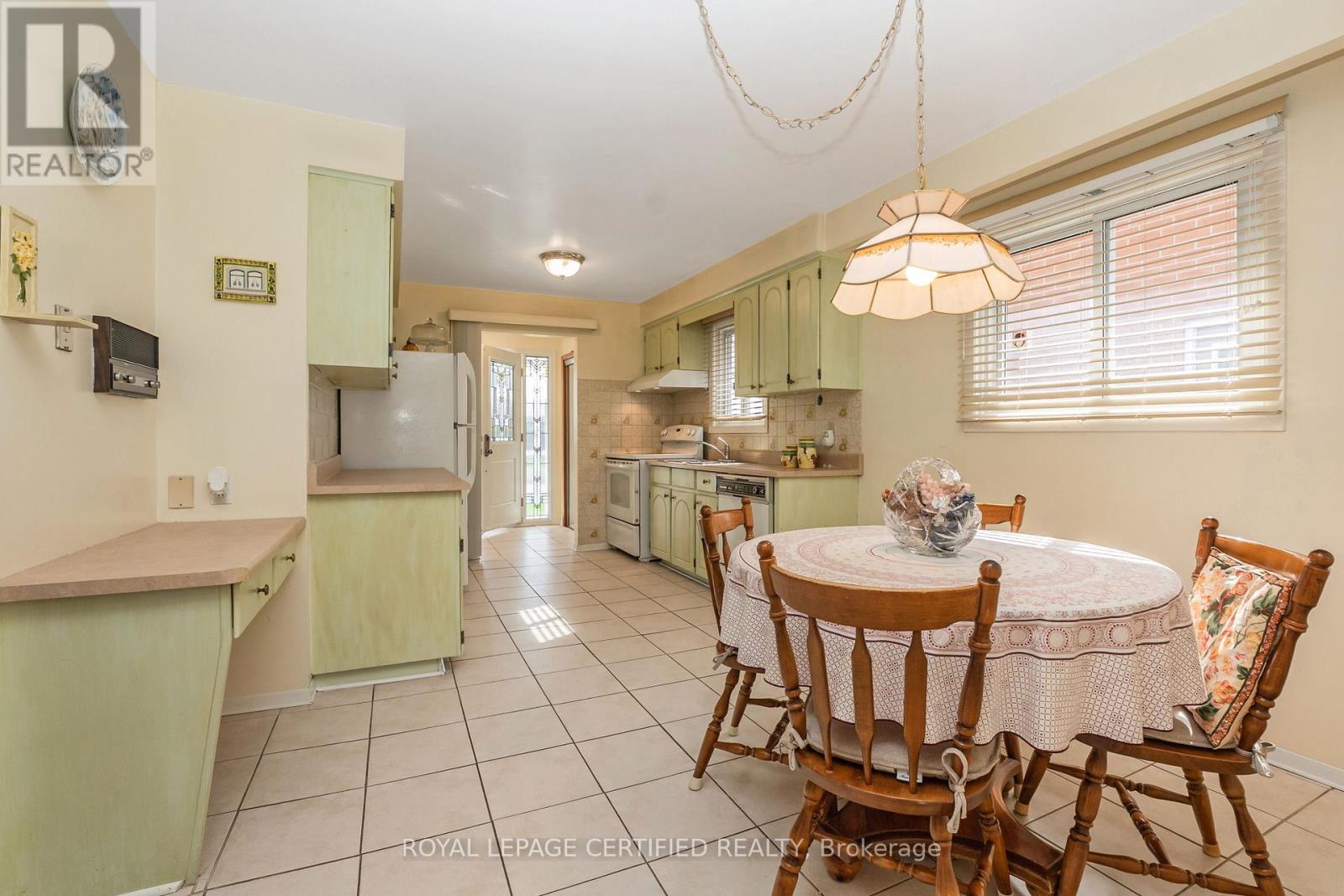 64 MALCOLM CRESCENT, Brampton (Central Park), Ontario, L6S3C8 — Photo 12