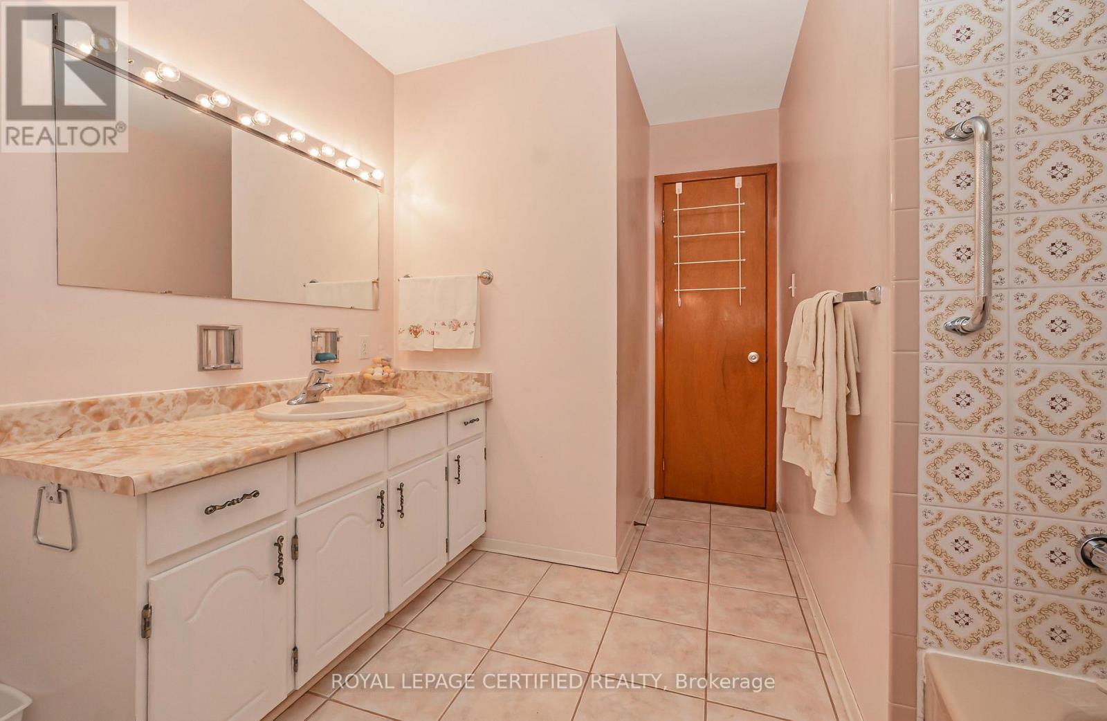 64 MALCOLM CRESCENT, Brampton (Central Park), Ontario, L6S3C8 — Photo 17