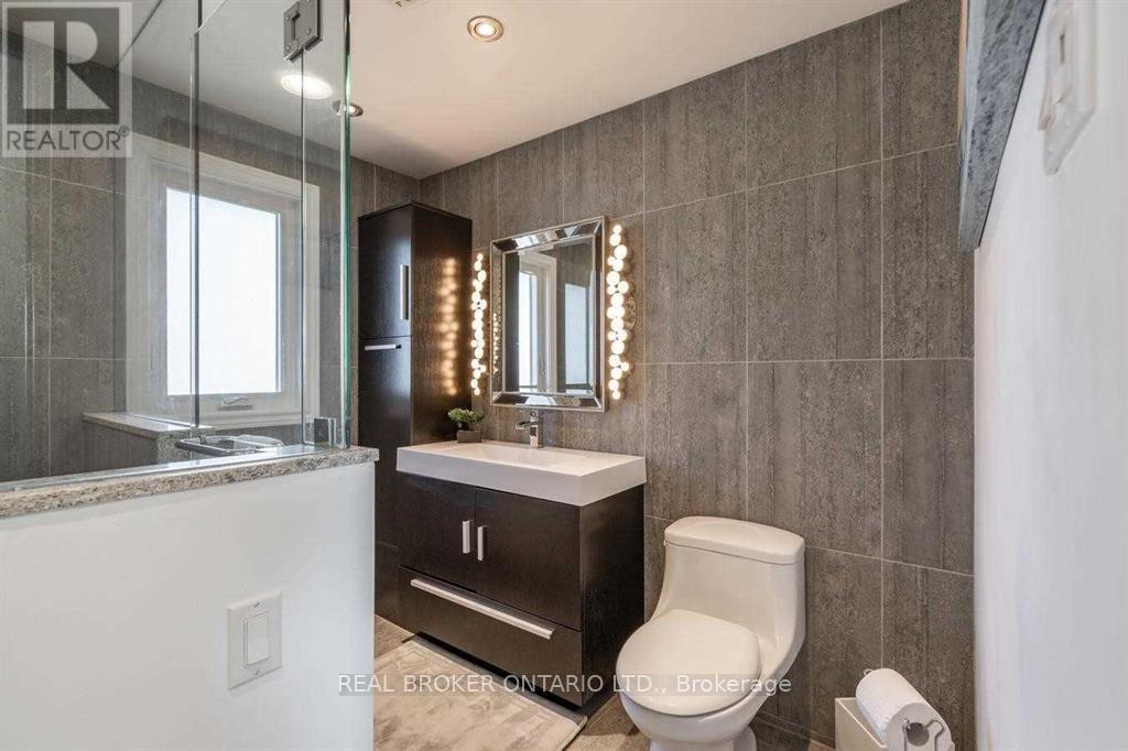 2 CORE CRESCENT, Brampton (Brampton East), Ontario, L6W2G7 — Photo 18