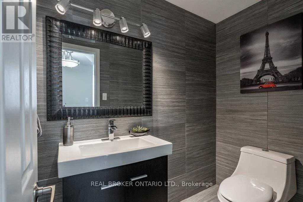 2 CORE CRESCENT, Brampton (Brampton East), Ontario, L6W2G7 — Photo 24