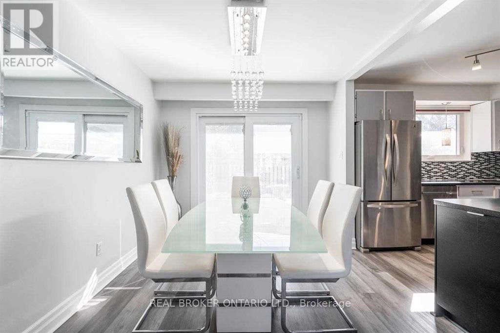 2 CORE CRESCENT, Brampton (Brampton East), Ontario, L6W2G7 — Photo 8