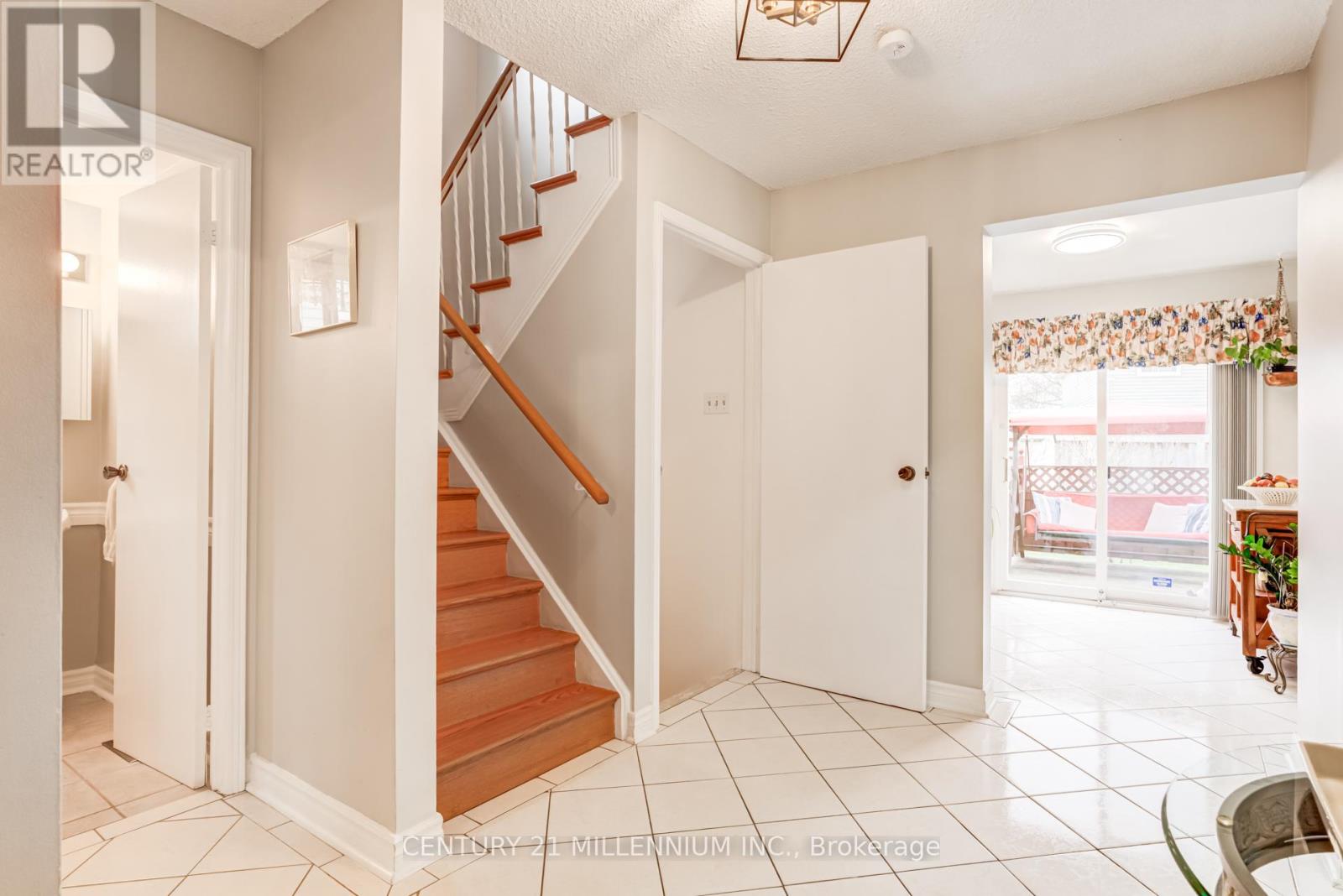 7 OLEANDER CRESCENT, Brampton (Heart Lake East), Ontario, L6Z2C1 — Photo 6