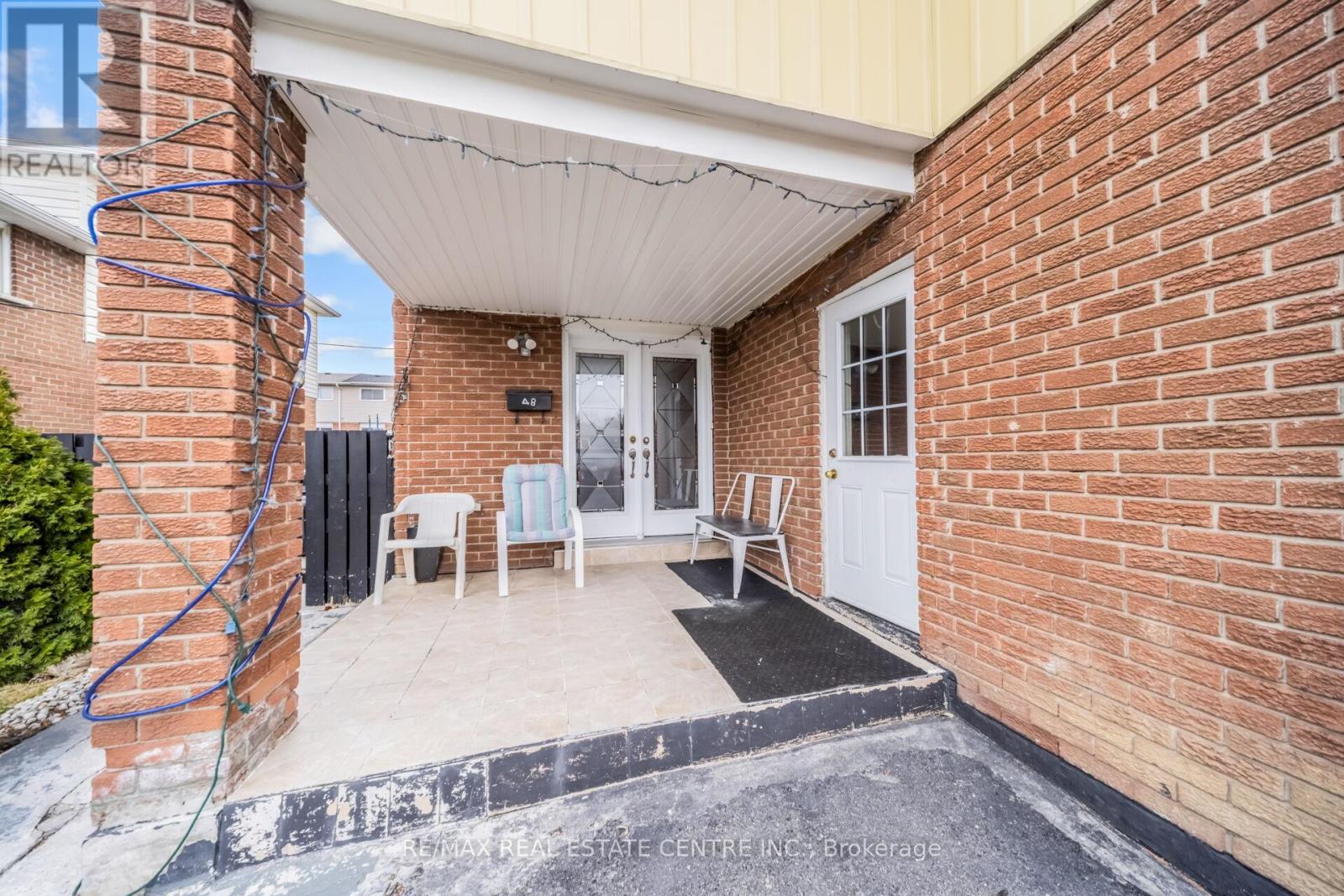 48 HORNE DRIVE, Brampton (Brampton North), Ontario, L6V2V3 — Photo 4