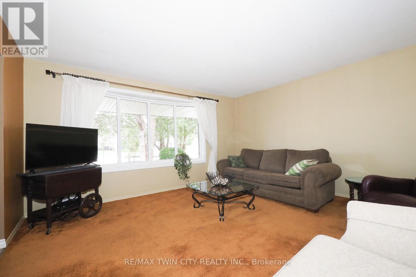 15 MOCKINGBIRD DRIVE, Woolwich, Ontario, N3B1S9 — Photo 8