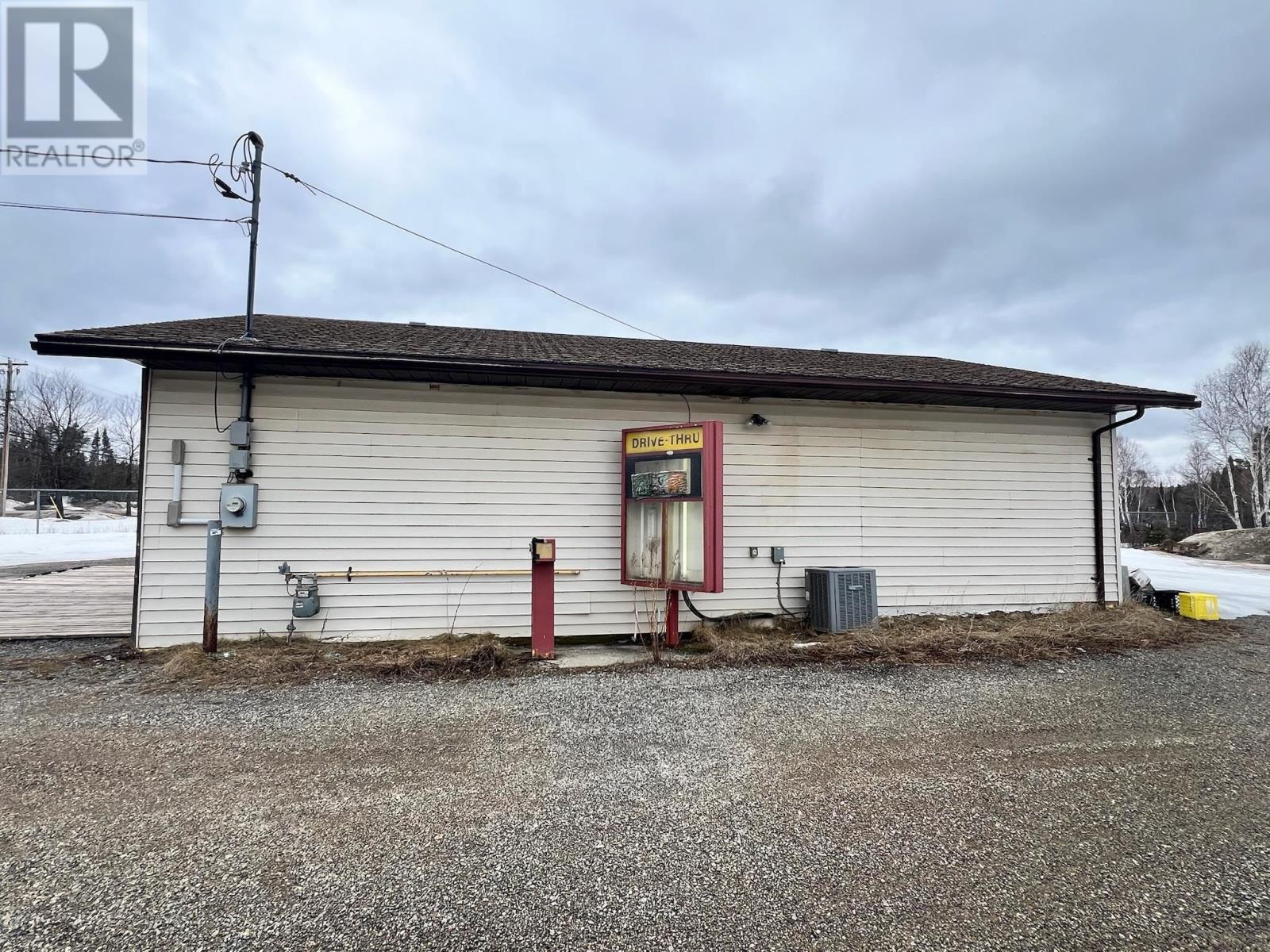 724 Mackenzie AVE E, Atikokan, Ontario, P0T1C0 — Photo 2