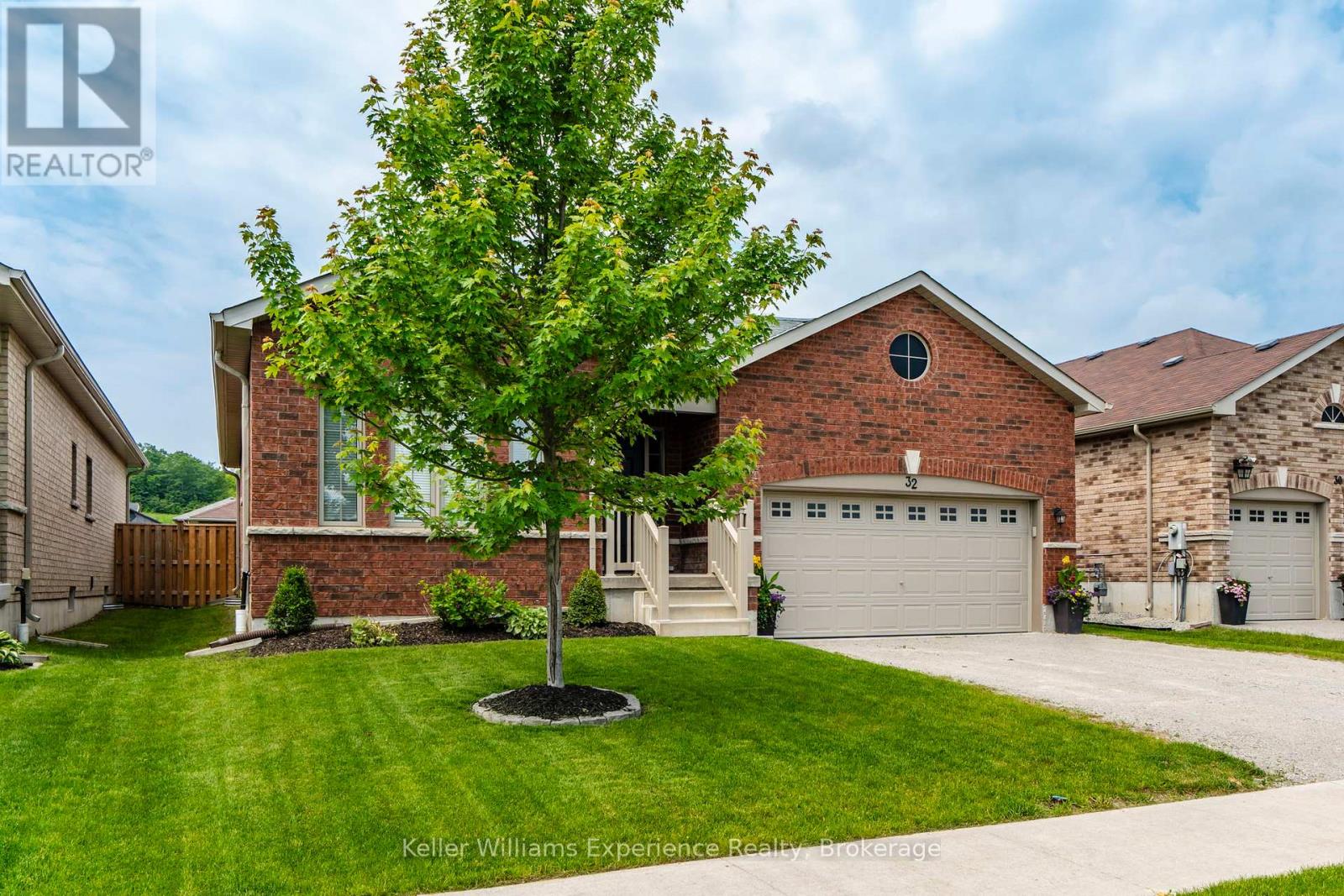 32 HATTON DRIVE, Penetanguishene, Ontario, L9M0V6 — Photo 3