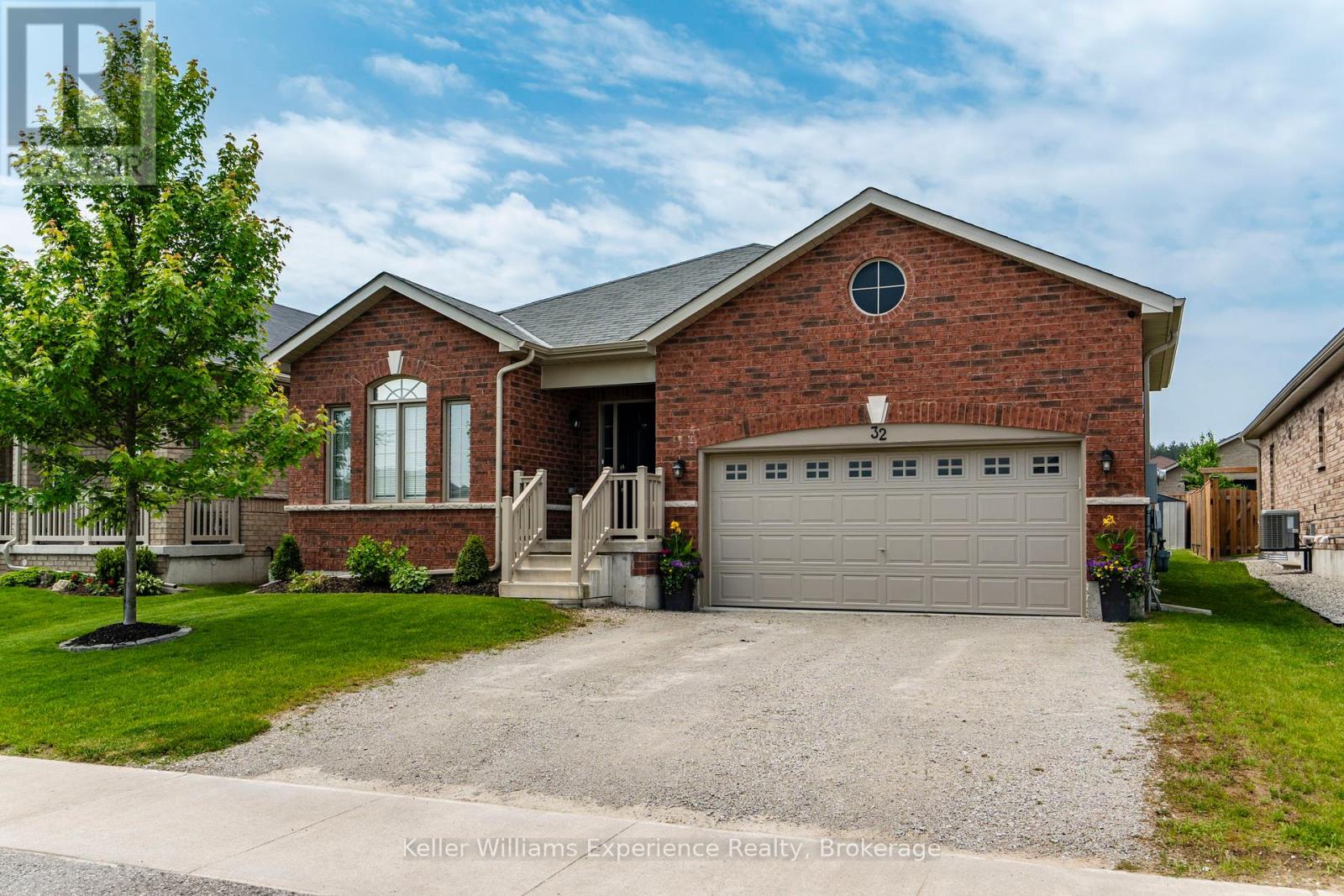 32 HATTON DRIVE, Penetanguishene, Ontario, L9M0V6 — Photo 4