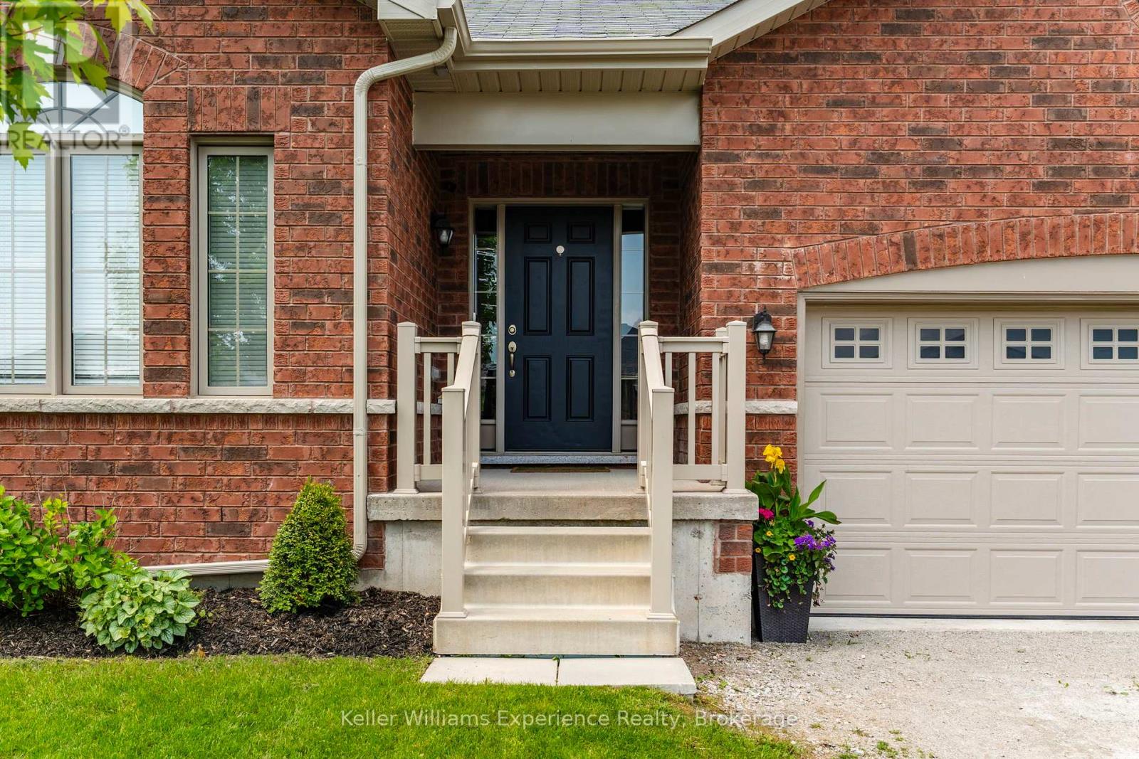 32 HATTON DRIVE, Penetanguishene, Ontario, L9M0V6 — Photo 6