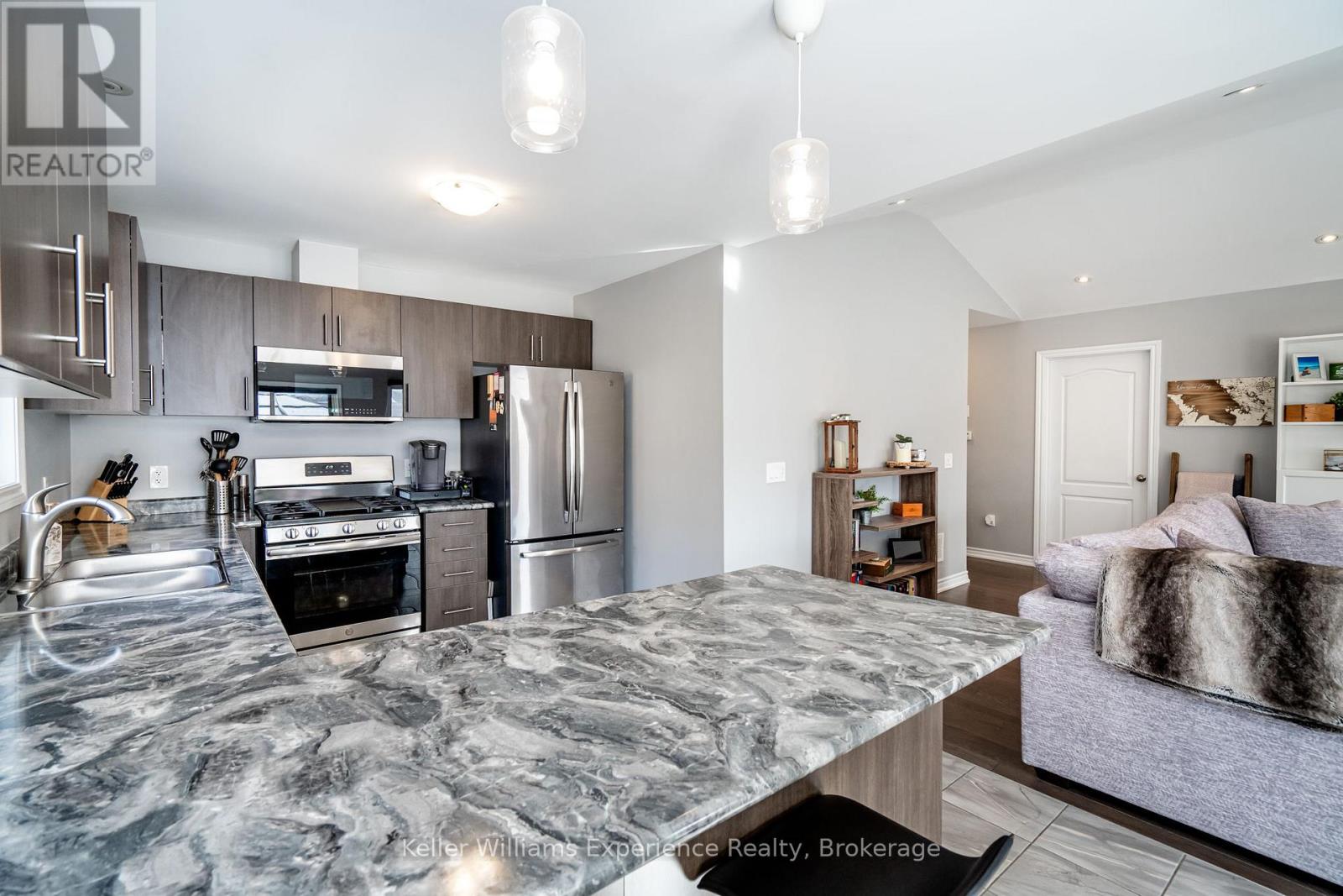 32 HATTON DRIVE, Penetanguishene, Ontario, L9M0V6 — Photo 9