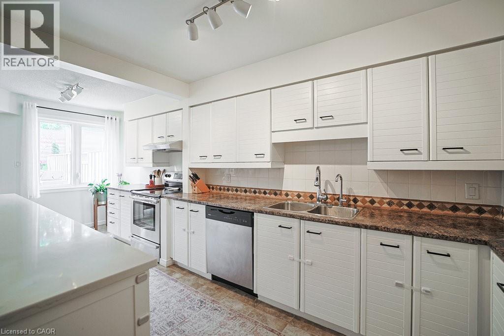 523 BEECHWOOD Drive Unit# 15, Waterloo, Ontario, N2T2G7 — Photo 10