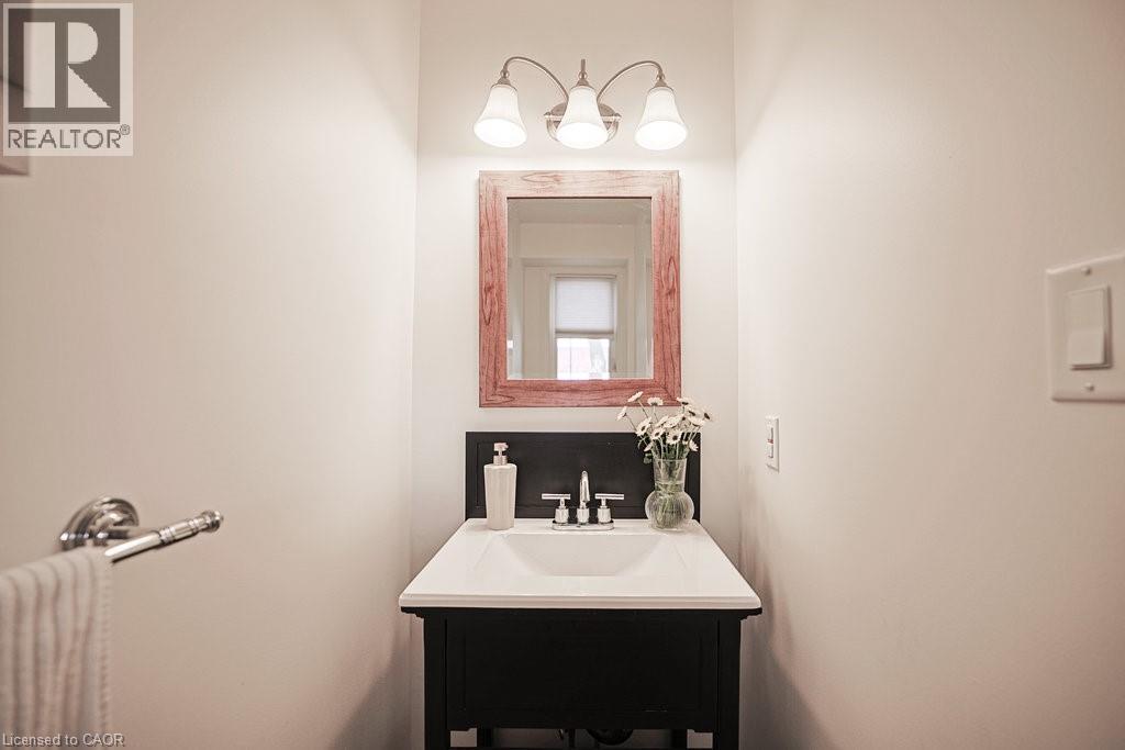 523 BEECHWOOD Drive Unit# 15, Waterloo, Ontario, N2T2G7 — Photo 12