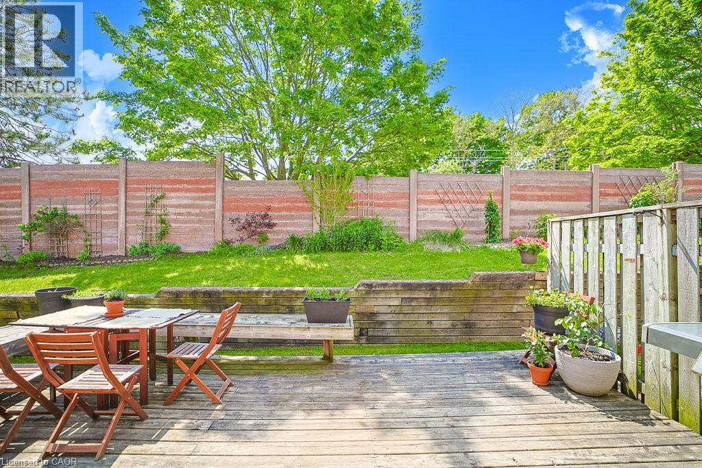 523 BEECHWOOD Drive Unit# 15, Waterloo, Ontario, N2T2G7 — Photo 24