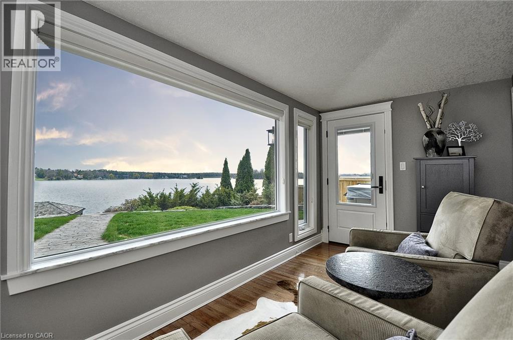 9 LAKE Avenue E, Puslinch, Ontario, N3C2V4 — Photo 3