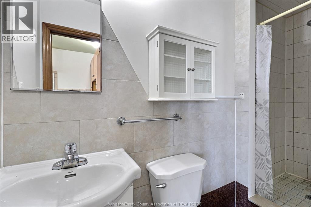 401 PARENT Unit# 2, Windsor, Ontario, N9A2B9 — Photo 5