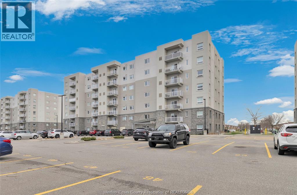 1611 BANWELL Unit# 215, Windsor, Ontario, N8P0G5 — Photo 2