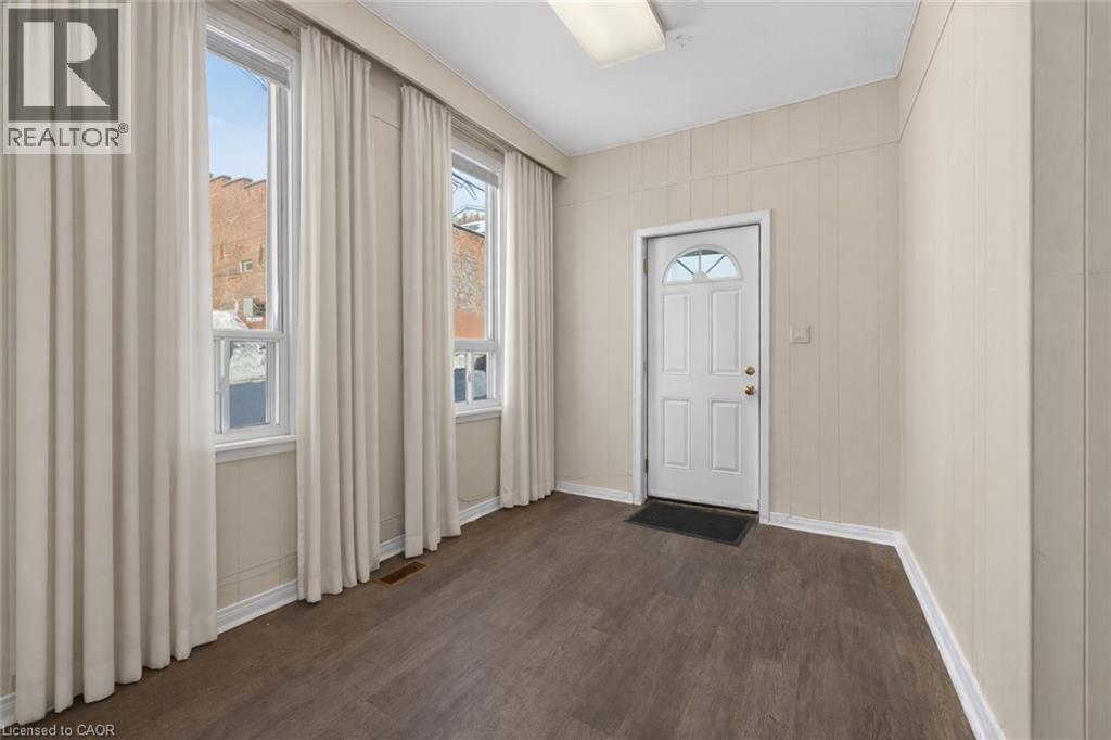 48 CARLISLE Street, St. Catharines, Ontario, L2R4H4 — Photo 7