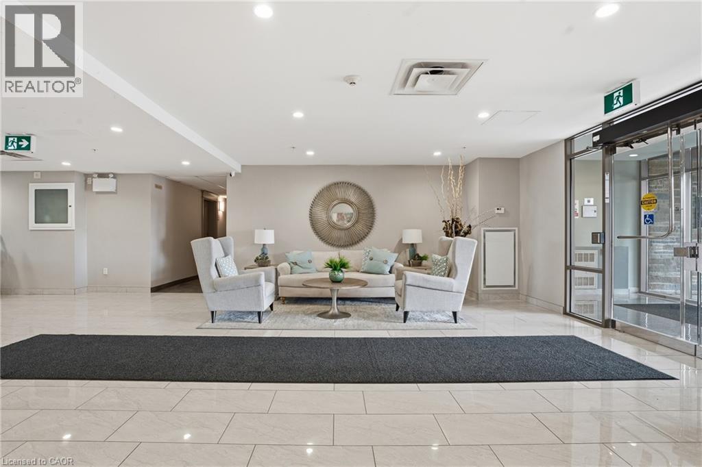 35 SOUTHSHORE Crescent Unit# 330, Hamilton, Ontario, L8E0J2 — Photo 4